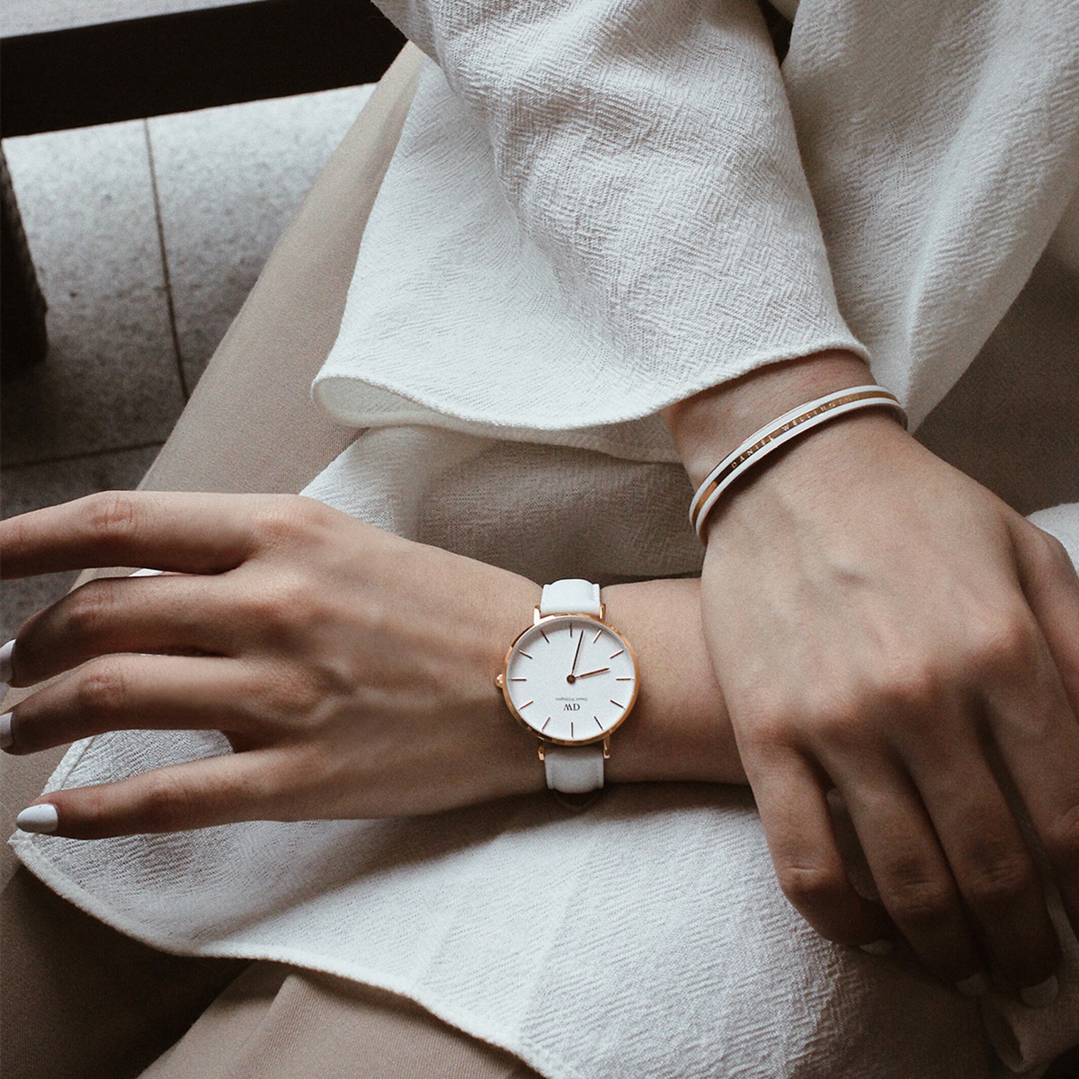 Dw deals white watch
