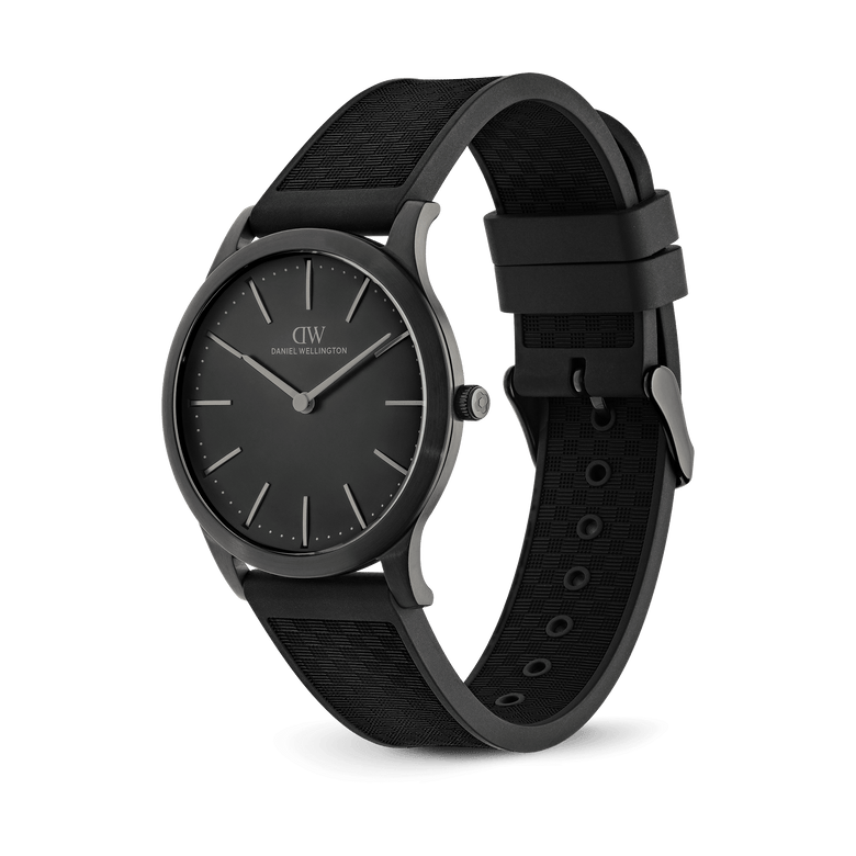 Pathfinder Black-Rubber Black